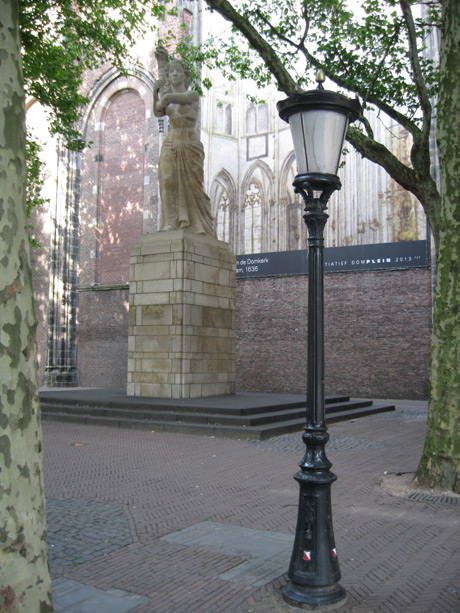 Dom church statue utrecht photo